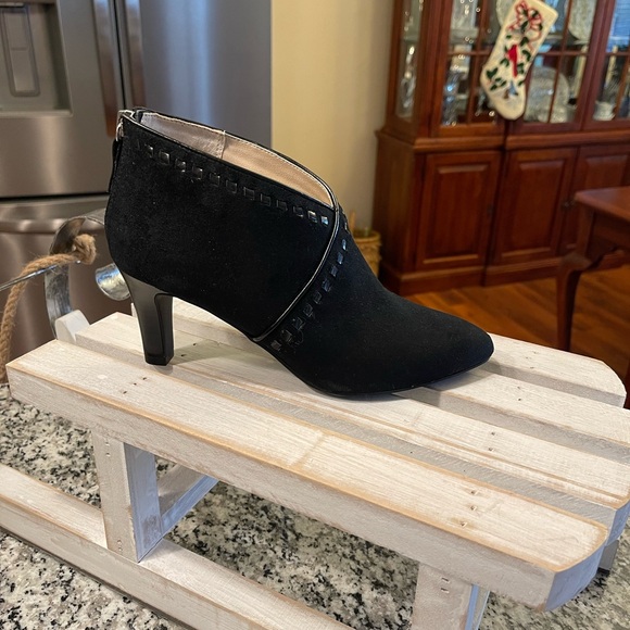 NIB Life Stride Giada Ankle Boot 6 1/2M Black - Picture 4 of 9